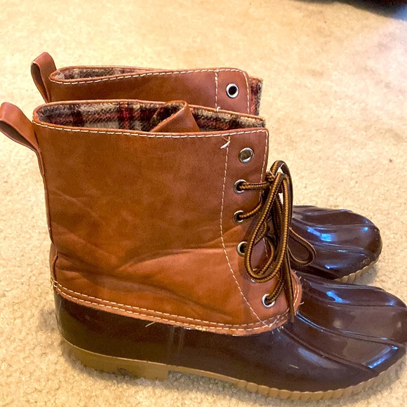 Adriana Boots - 9 - Picture 1 of 5